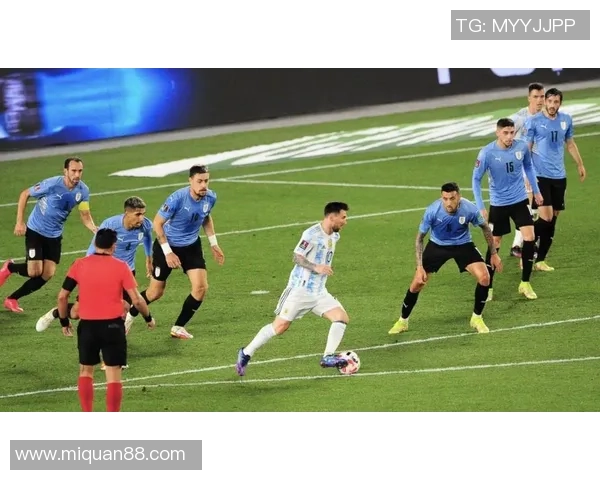 足球世界新风潮：技术革新与战术变革引领未来赛场竞技发展趋势